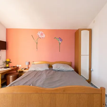 Isolated Apartments With A Parking Space Vir - 20177 Room photo