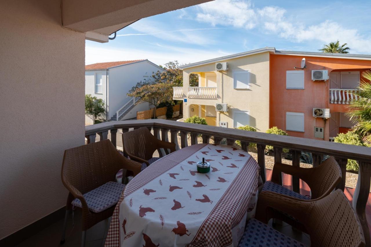 Isolated With A Parking Space - 20177 Apartment *