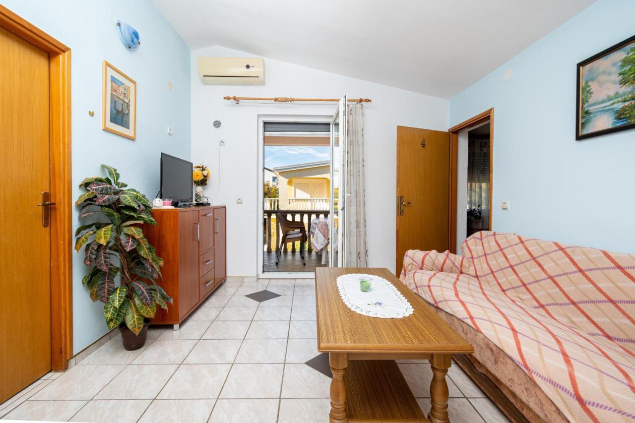 Isolated With A Parking Space - 20177 Apartment