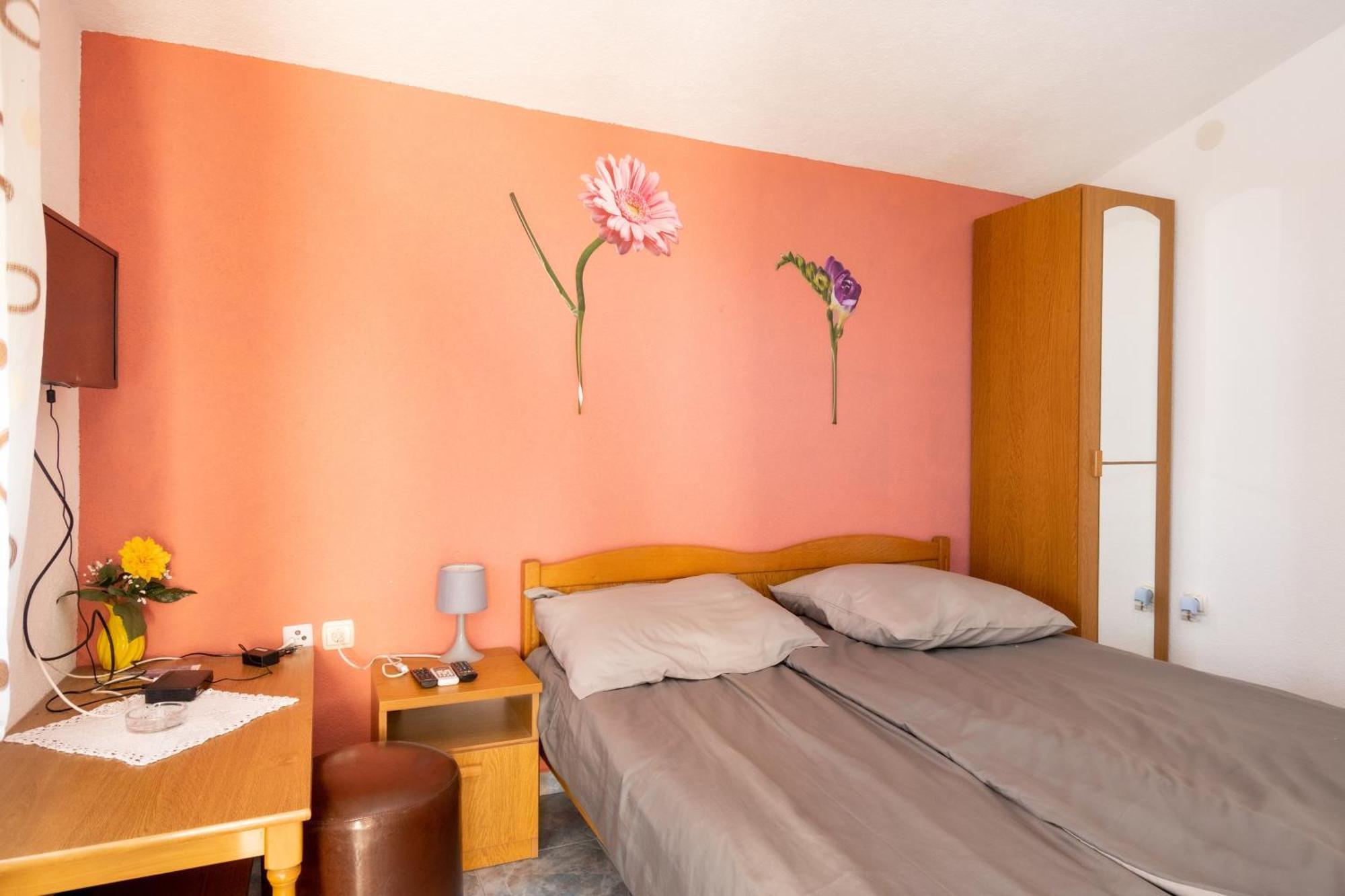 Isolated With A Parking Space - 20177 Apartmán Vir