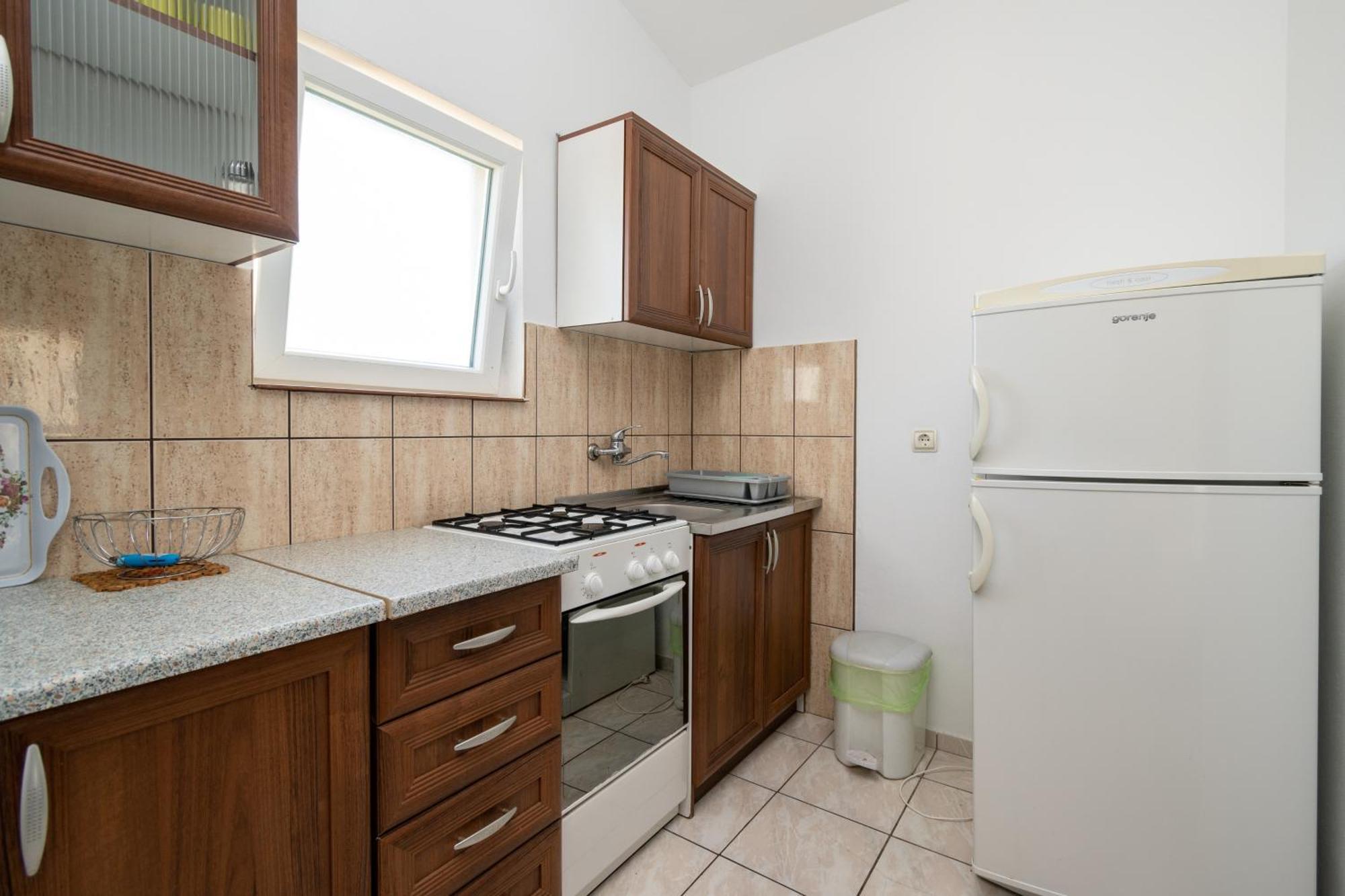 Apartment Isolated With A Parking Space - 20177 *