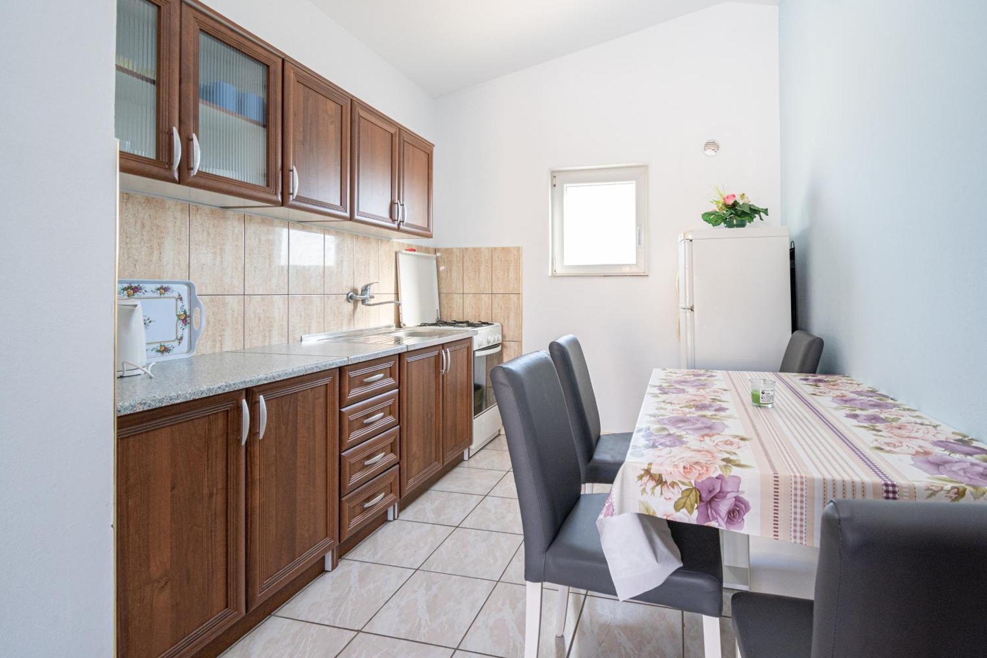 Isolated With A Parking Space - 20177 Apartment
