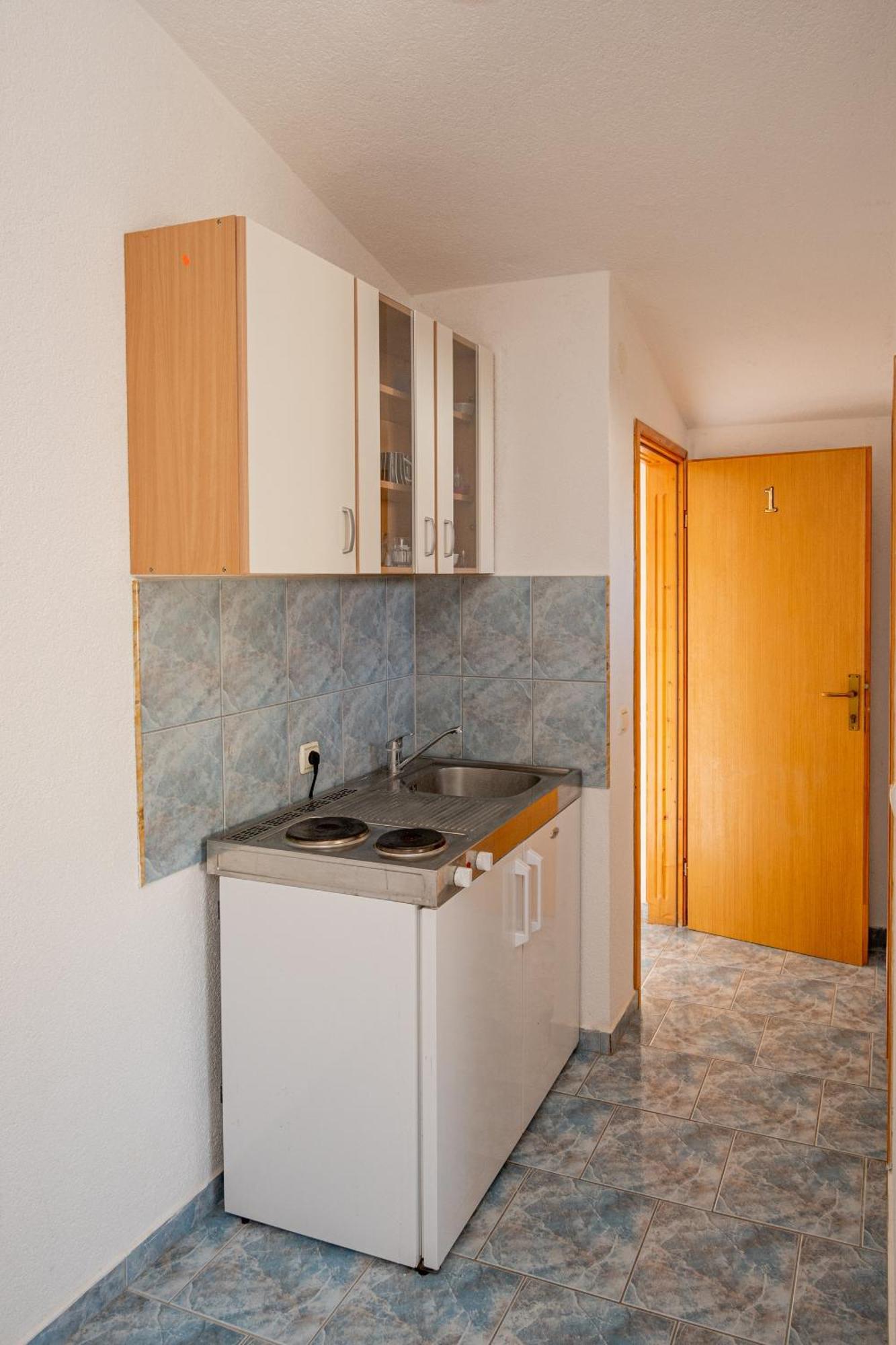 Isolated With A Parking Space - 20177 Apartment Vir